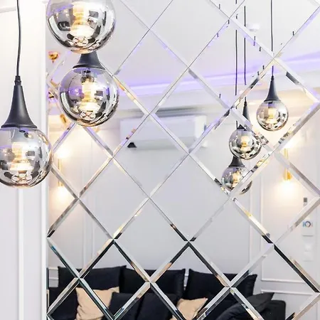 아파트 Plac Unii Srodmiescie By Renters Prestige 그디니아